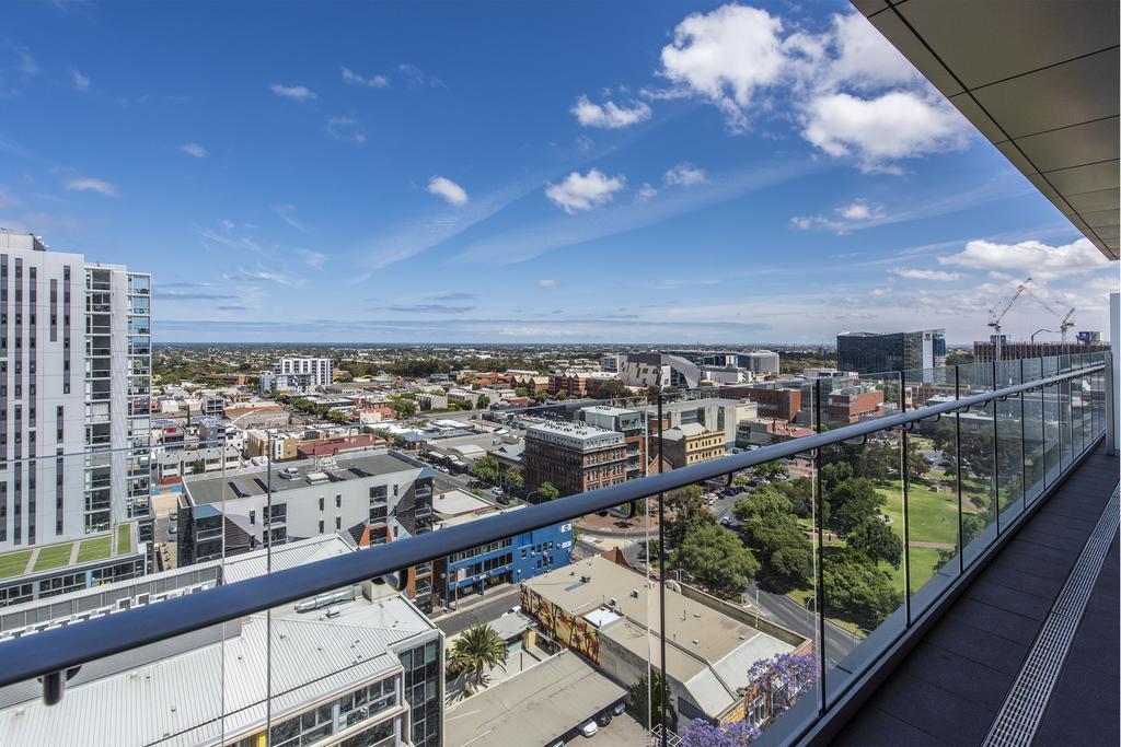 Vision On Morphett Adelaide Central ภายนอก รูปภาพ