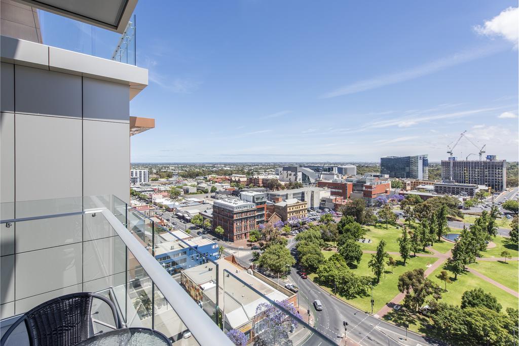 Vision On Morphett Adelaide Central ภายนอก รูปภาพ