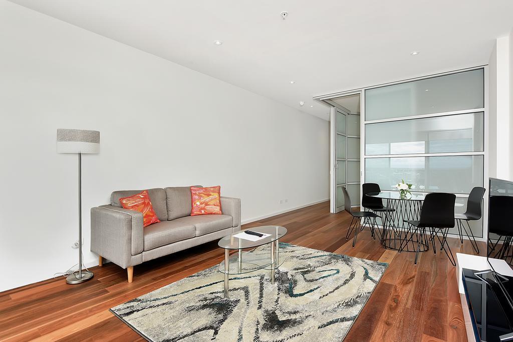 Vision On Morphett Adelaide Central ภายนอก รูปภาพ