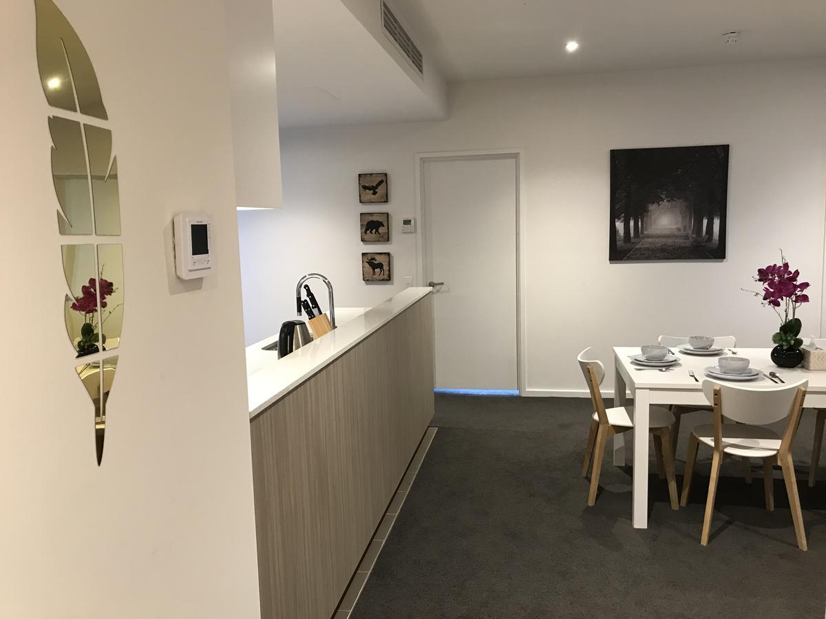 Vision On Morphett Adelaide Central ภายนอก รูปภาพ