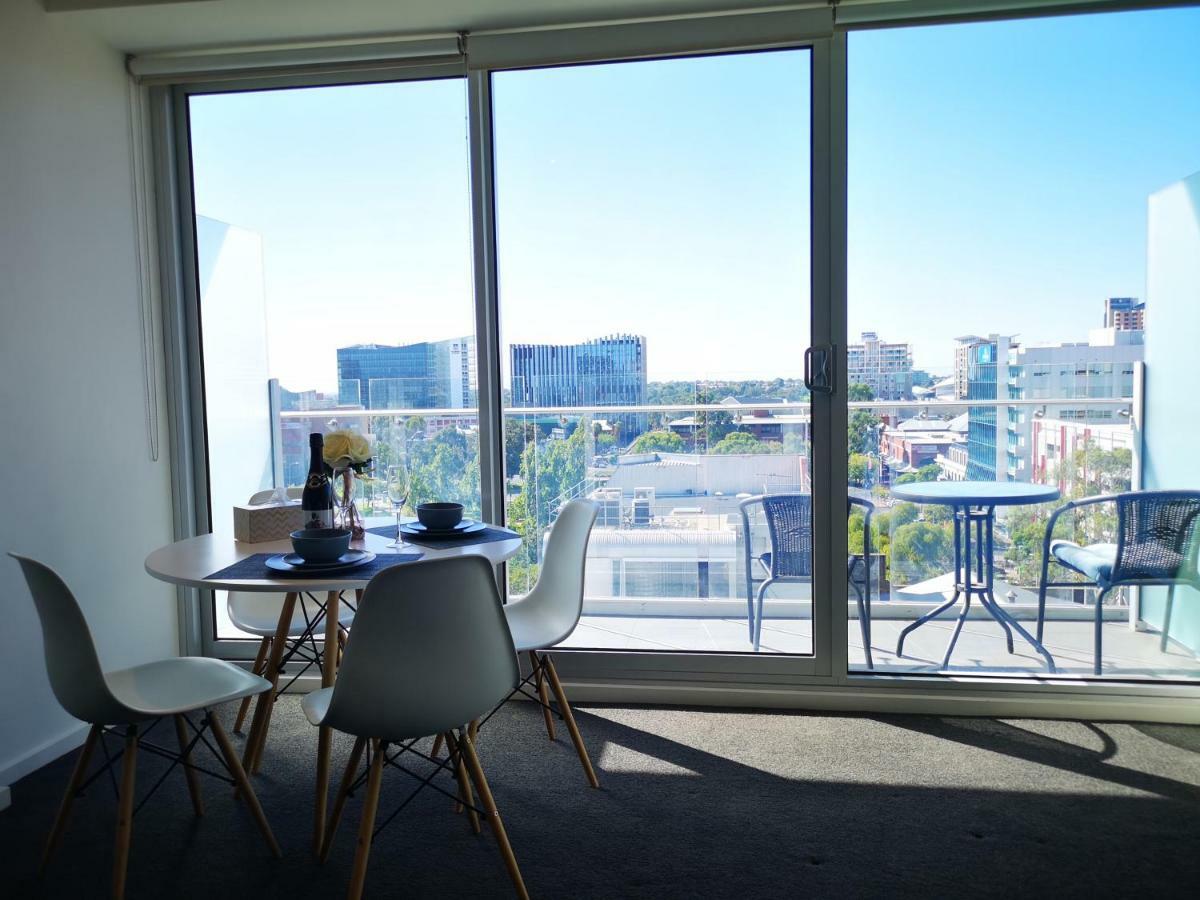Vision On Morphett Adelaide Central ภายนอก รูปภาพ