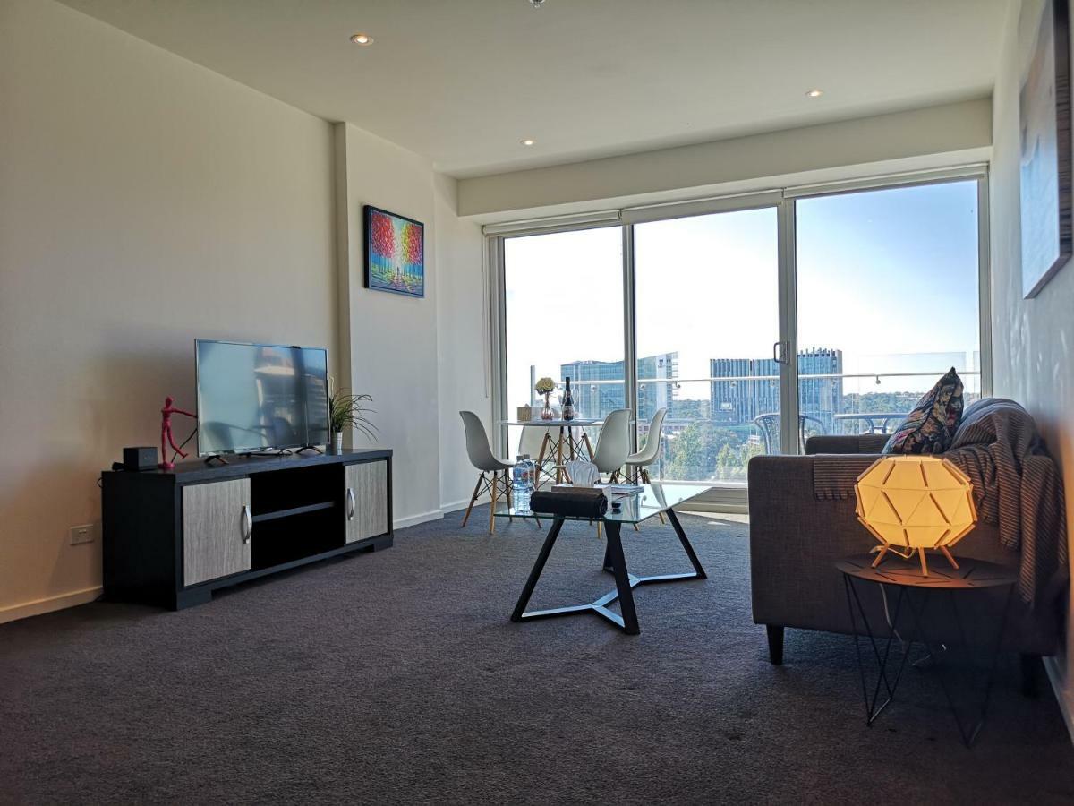Vision On Morphett Adelaide Central ภายนอก รูปภาพ