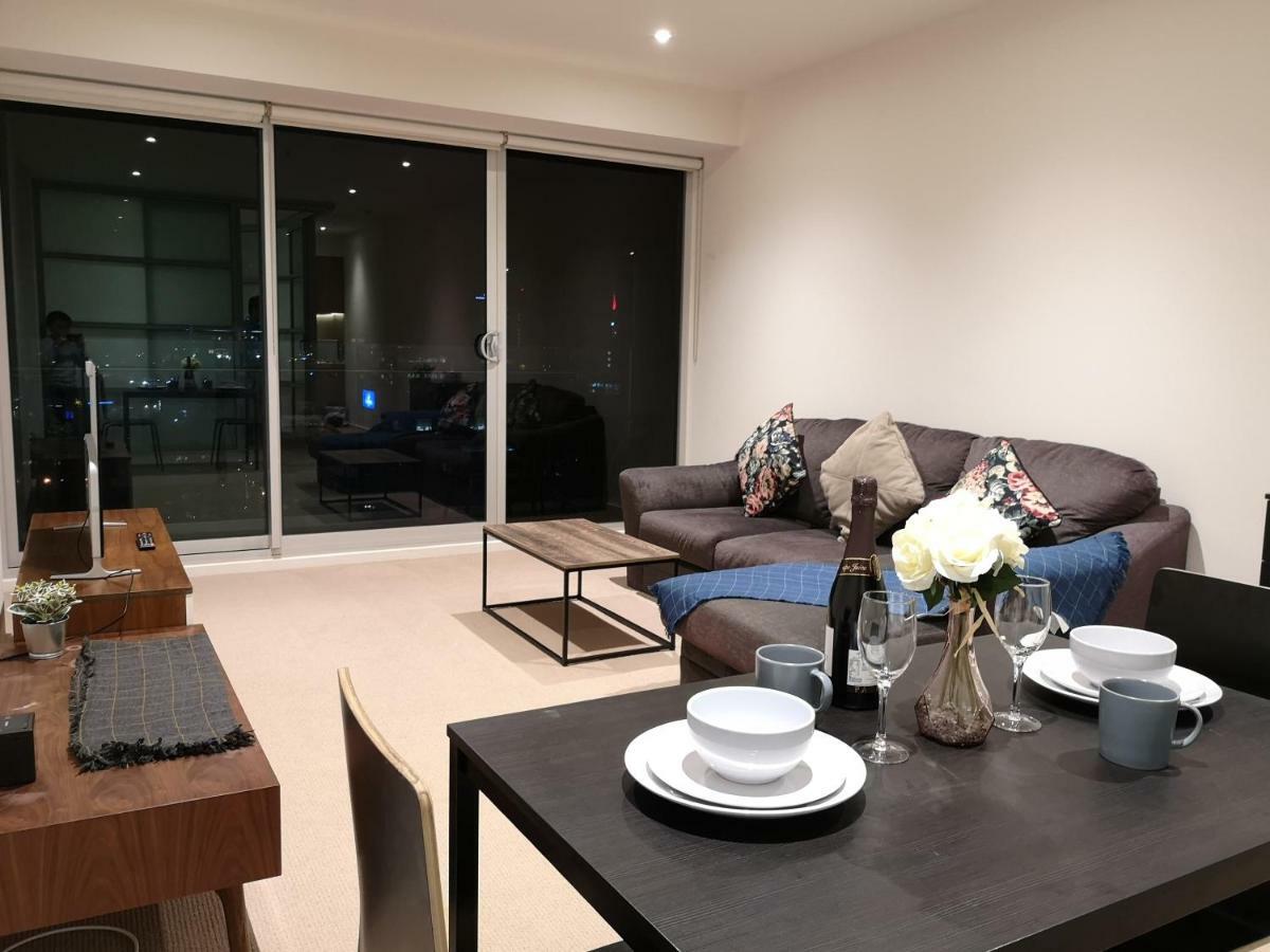 Vision On Morphett Adelaide Central ภายนอก รูปภาพ