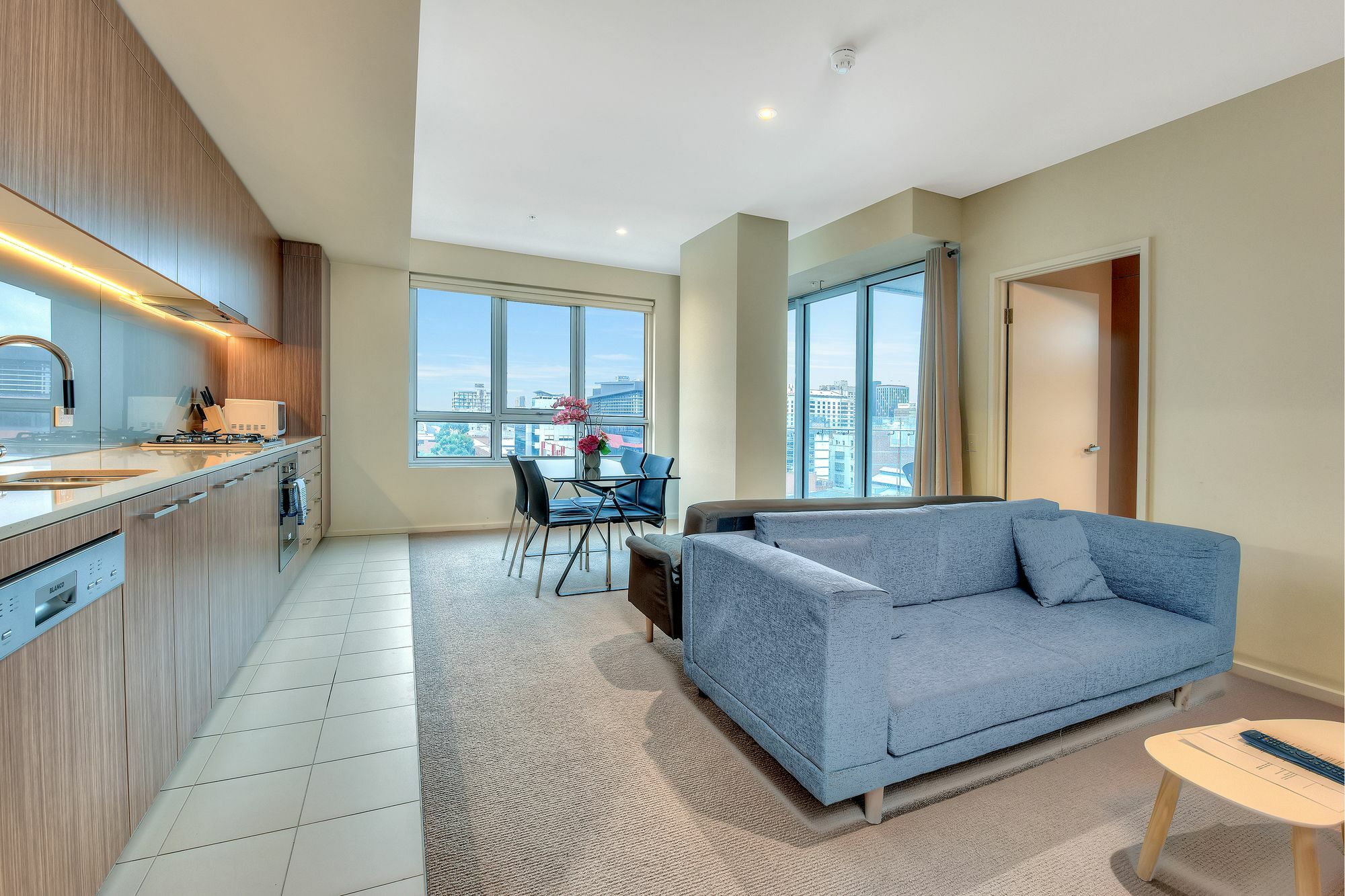 Vision On Morphett Adelaide Central ภายนอก รูปภาพ