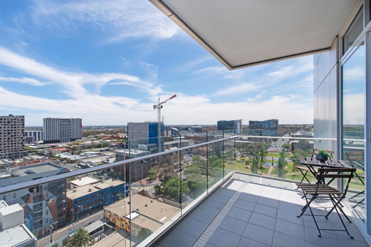 Vision On Morphett Adelaide Central ภายนอก รูปภาพ