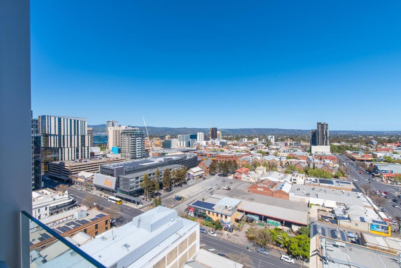 Vision On Morphett Adelaide Central ภายนอก รูปภาพ