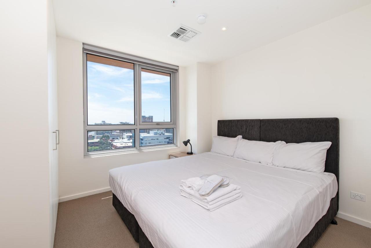Vision On Morphett Adelaide Central ภายนอก รูปภาพ